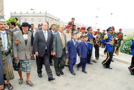 رئيس الجمهورية في موكب تشييع الشهيدين الموسمي والشايف / أمس